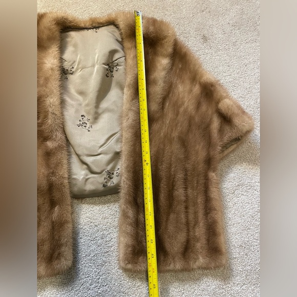 Elegant Vintage Fox Fur Shawl - Picture 4 of 11